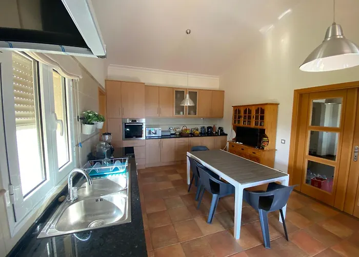 Charming With Pool Close To Faro Portugal Villa *