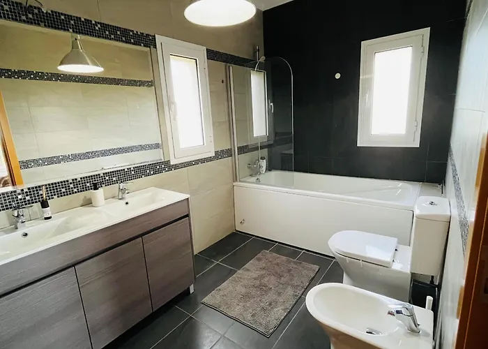 Villa Charming With Pool Close To Faro Portugal *